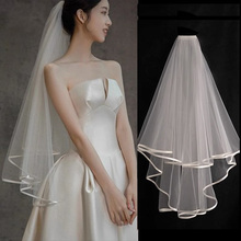 Невеста в платьях - красавица.