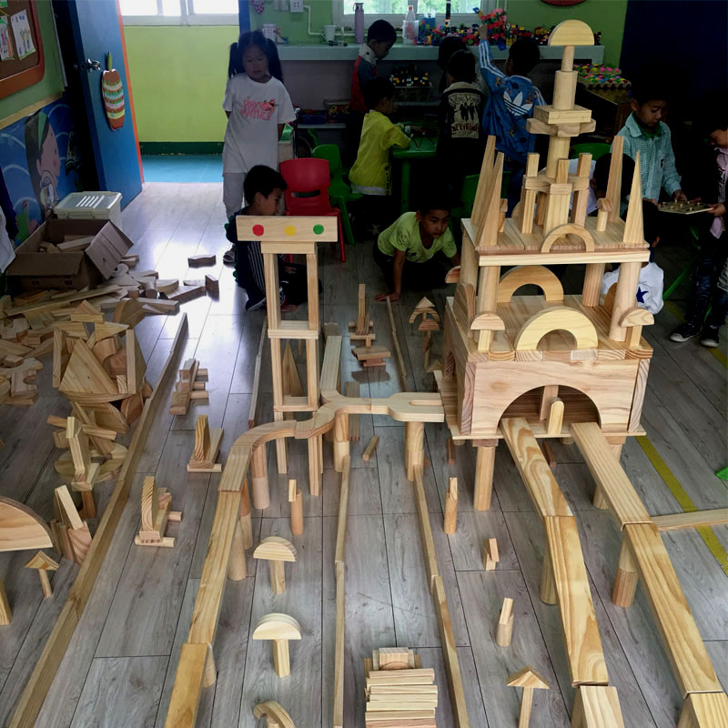 幼儿园大型木质原木实木超大碳化木头大块儿童搭建玩具建构区积木