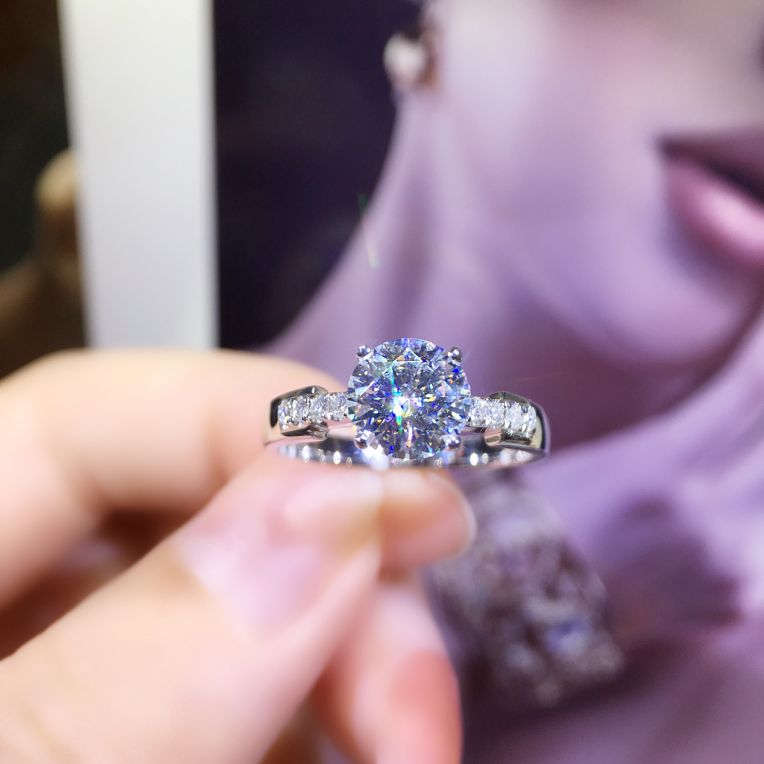 marry me莫桑石戒指女进口d色18k金经典四爪微镶钻戒1/2克拉婚戒