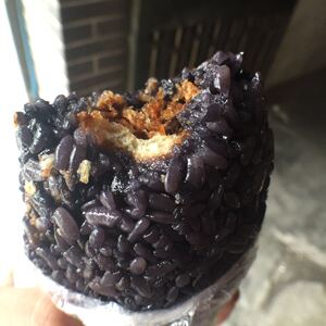 芳婆糕团店 乌饭 乌饭团 蒸饭 排队代购 南京人气美食 南京特产美食特产