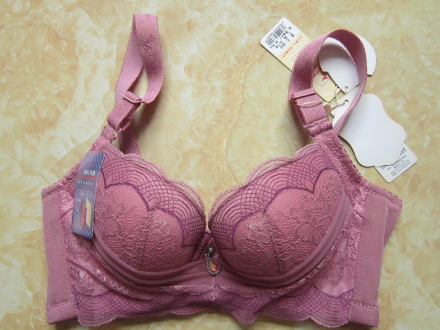 共42 件嘉芝芳文胸聚拢相关商品