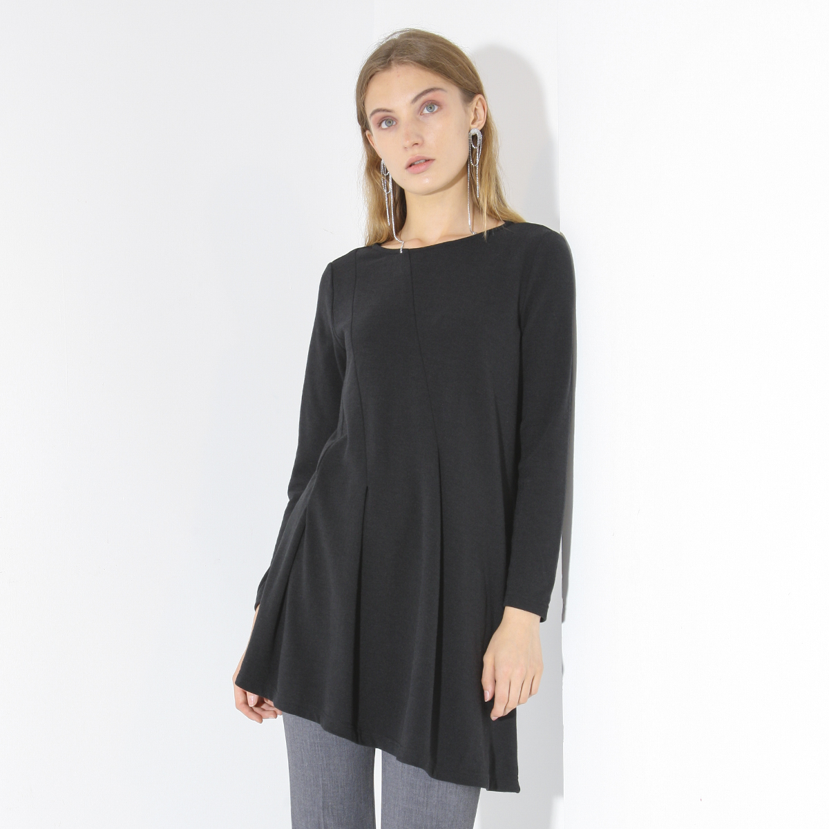 2020春季新原创设计师女装小众品牌中长款毛衣针织衫个性不规则黑