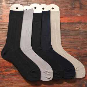 黑色男士袜子皮鞋西装商务选什么牌子好 同款