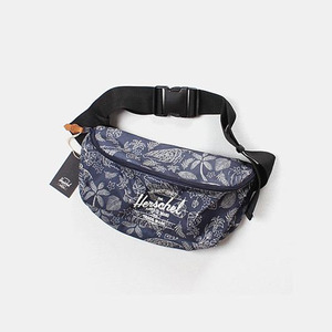 户外帆布胸包 男士斜选什么牌子好 同款好推荐