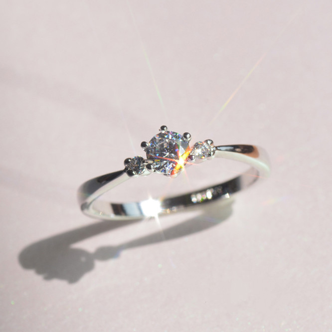 韩版精致多钻仿真钻戒50分三颗钻假钻石结婚求婚戒指女送女友礼物