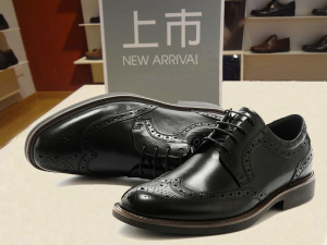 ecco商务休闲雕花选什么牌子好 同款好推荐